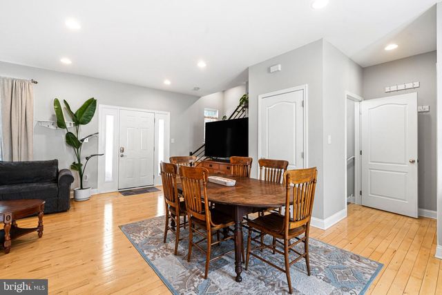 650 N 8TH ST, Philadelphia, PA 19123