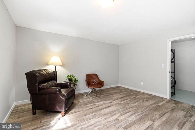 650 N 8TH ST, Philadelphia, PA 19123