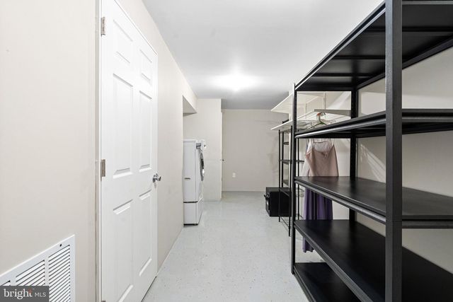 650 N 8TH ST, Philadelphia, PA 19123