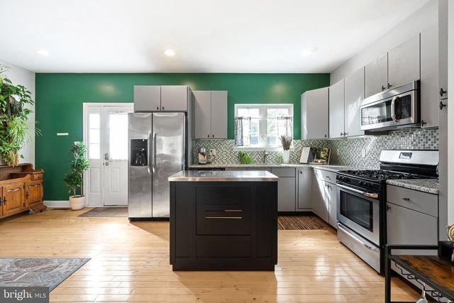 650 N 8TH ST, Philadelphia, PA 19123