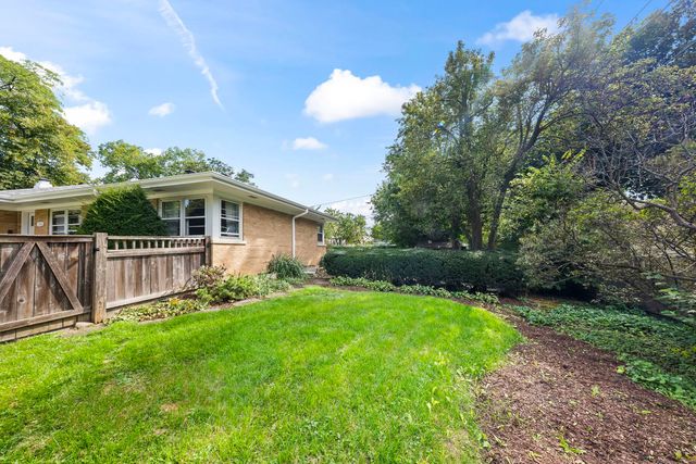 320 Main Street, Mount Prospect, IL 60056