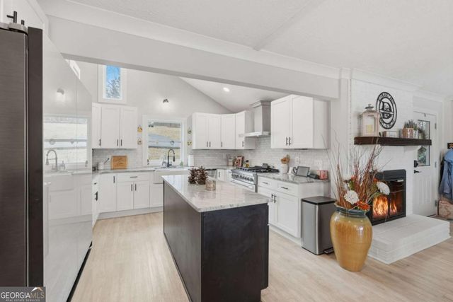 214 Sugar Cane Drive, Hartwell, GA 30643