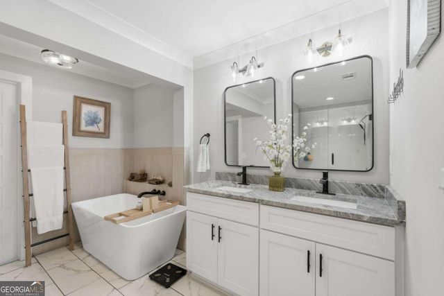 214 Sugar Cane Drive, Hartwell, GA 30643