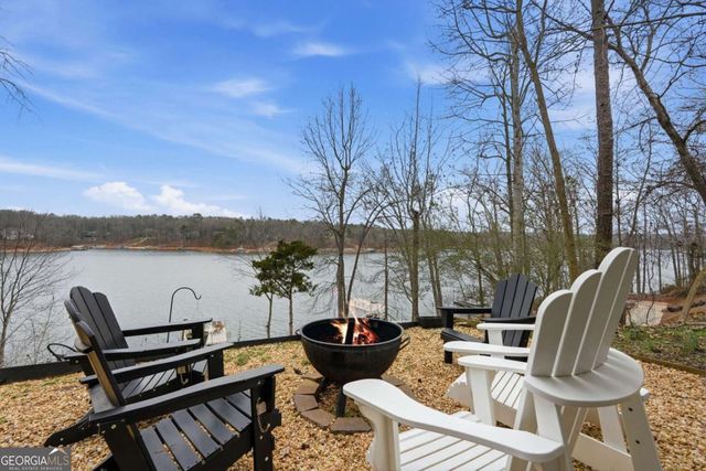 214 Sugar Cane Drive, Hartwell, GA 30643