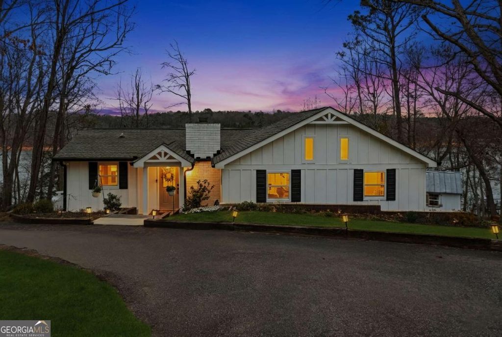 214 Sugar Cane Drive, Hartwell, GA 30643