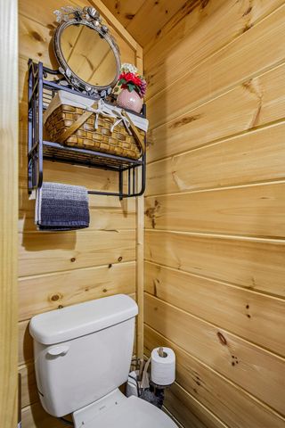 1424 Poplar Ridge Ln, Chapmansboro, TN 37035