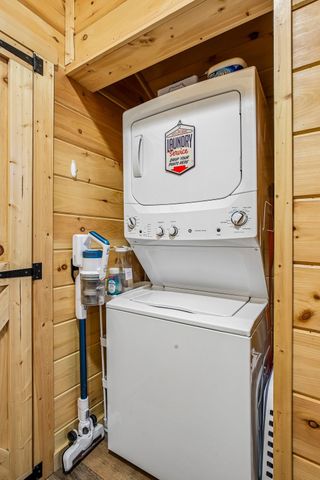 1424 Poplar Ridge Ln, Chapmansboro, TN 37035