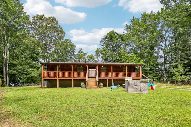 1424 Poplar Ridge Ln, Chapmansboro, TN 37035
