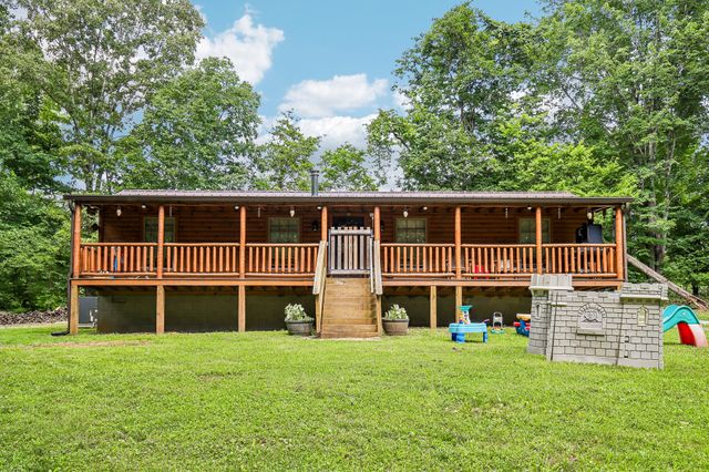 1424 Poplar Ridge Ln, Chapmansboro, TN 37035