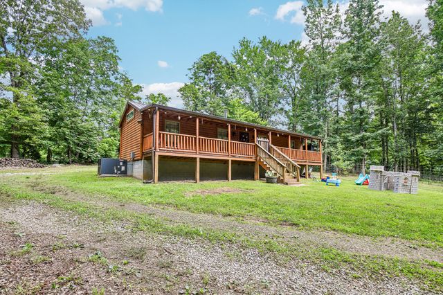 1424 Poplar Ridge Ln, Chapmansboro, TN 37035