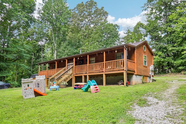 1424 Poplar Ridge Ln, Chapmansboro, TN 37035