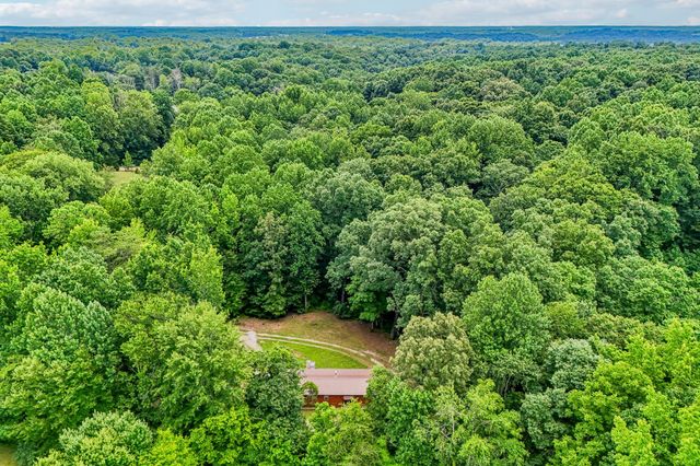 1424 Poplar Ridge Ln, Chapmansboro, TN 37035