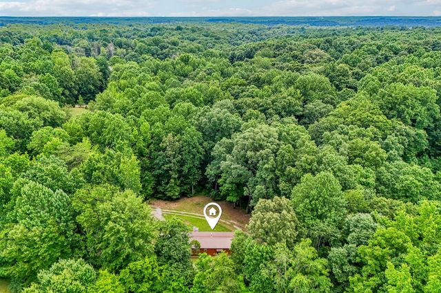 1424 Poplar Ridge Ln, Chapmansboro, TN 37035