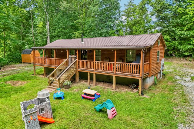 1424 Poplar Ridge Ln, Chapmansboro, TN 37035