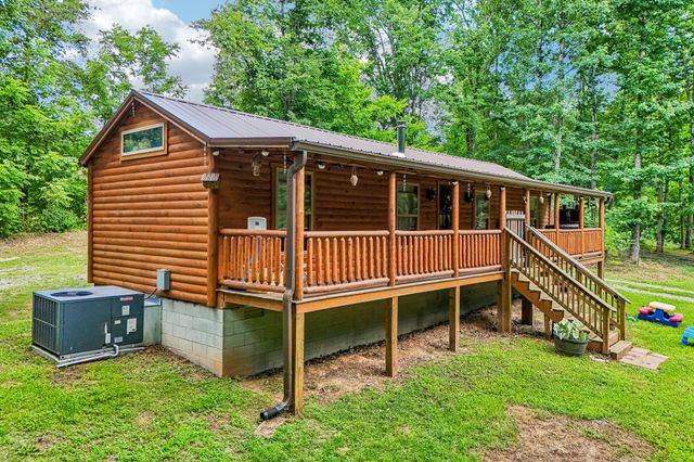 1424 Poplar Ridge Ln, Chapmansboro, TN 37035