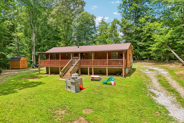 1424 Poplar Ridge Ln, Chapmansboro, TN 37035