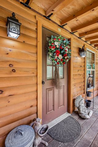 1424 Poplar Ridge Ln, Chapmansboro, TN 37035