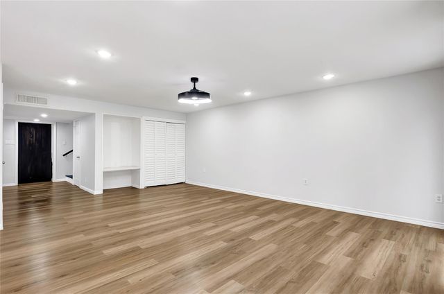 7 Briar Dale Court B, Houston, TX 77027