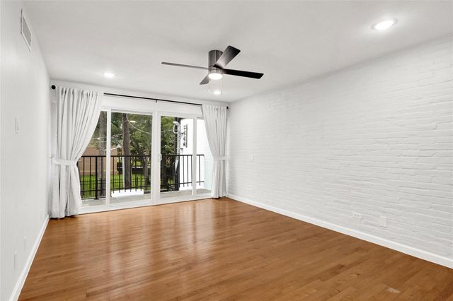 7 Briar Dale Court B, Houston, TX 77027