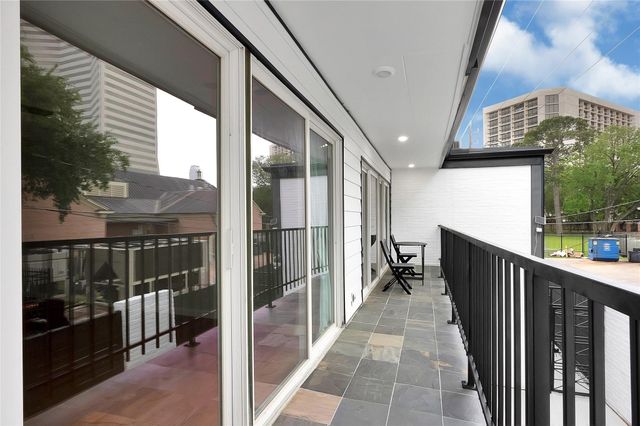 7 Briar Dale Court B, Houston, TX 77027