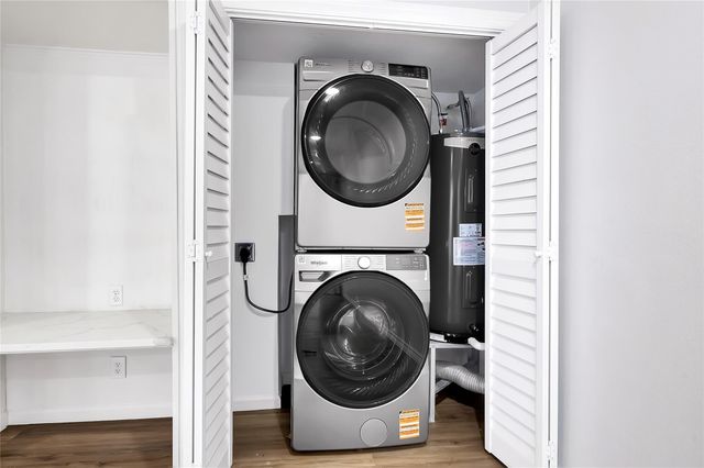 7 Briar Dale Court B, Houston, TX 77027