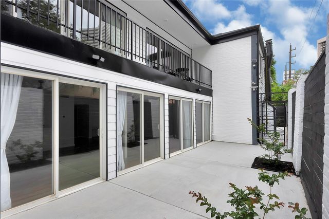 7 Briar Dale Court B, Houston, TX 77027