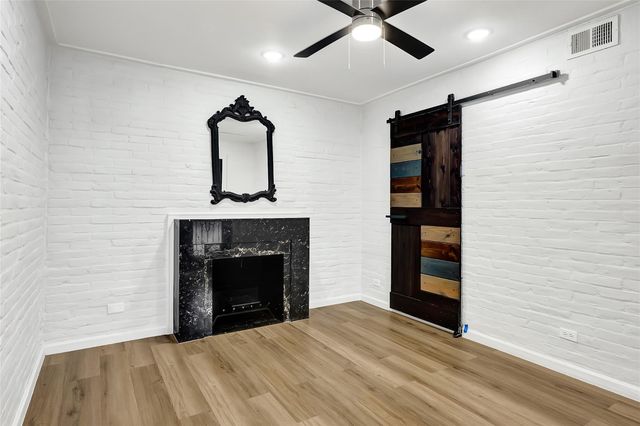 7 Briar Dale Court B, Houston, TX 77027