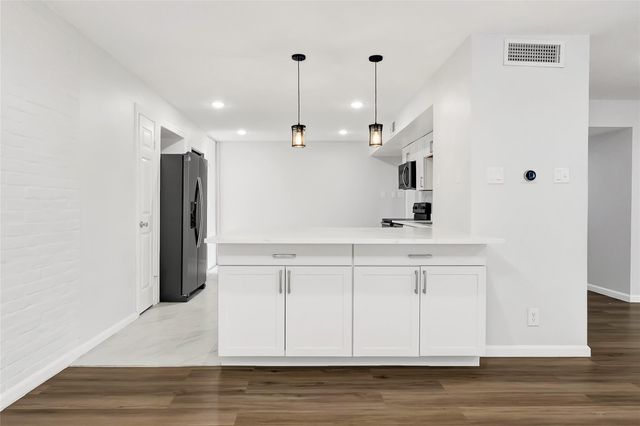 7 Briar Dale Court B, Houston, TX 77027