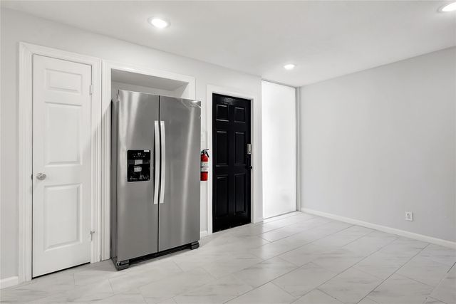 7 Briar Dale Court B, Houston, TX 77027