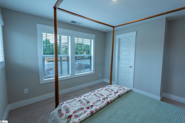 1192 N Pleasantburg Drive, Greenville, SC 29607