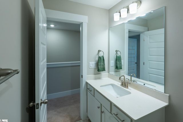 1192 N Pleasantburg Drive, Greenville, SC 29607