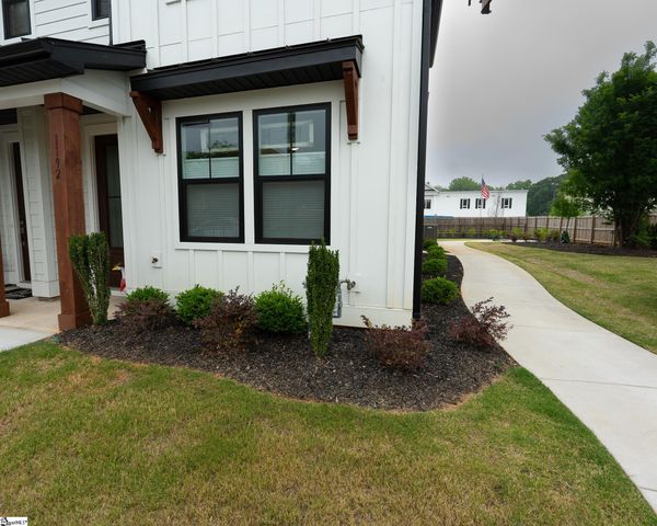 1192 N Pleasantburg Drive, Greenville, SC 29607