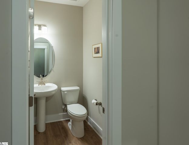1192 N Pleasantburg Drive, Greenville, SC 29607