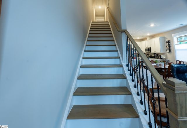 1192 N Pleasantburg Drive, Greenville, SC 29607