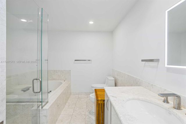 1331 Brickell Bay Dr 1606, Miami, FL 33131