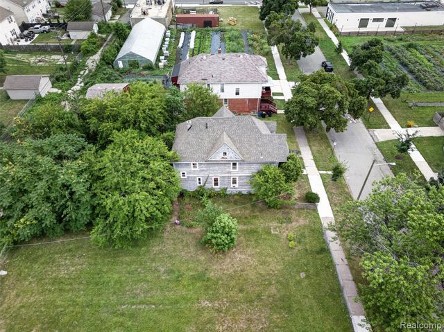 652 W Philadelphia Street, Detroit, MI 48202