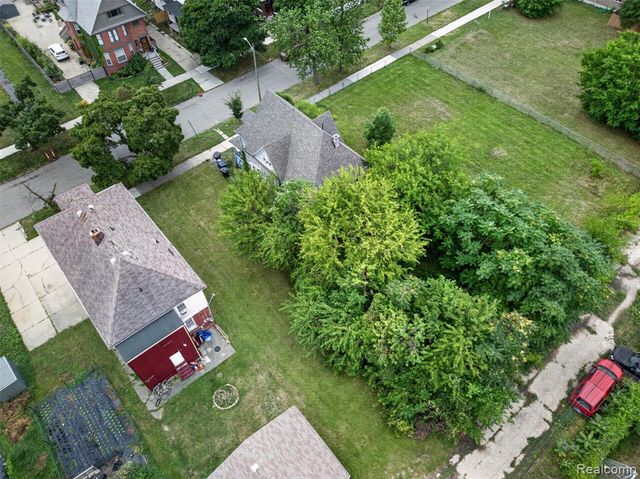 652 W Philadelphia Street, Detroit, MI 48202