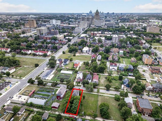 652 W Philadelphia Street, Detroit, MI 48202