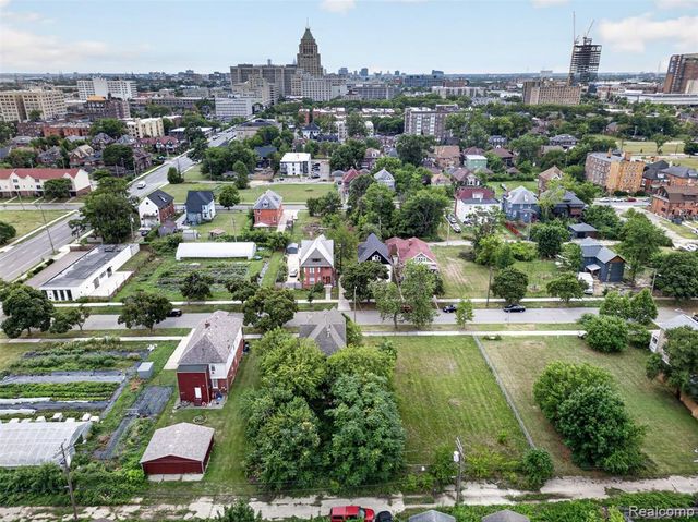 652 W Philadelphia Street, Detroit, MI 48202