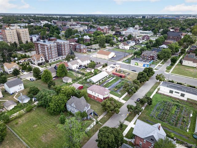 652 W Philadelphia Street, Detroit, MI 48202