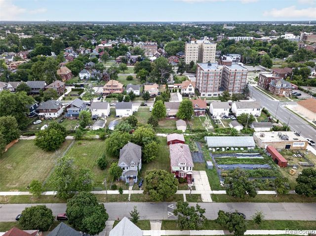 652 W Philadelphia Street, Detroit, MI 48202