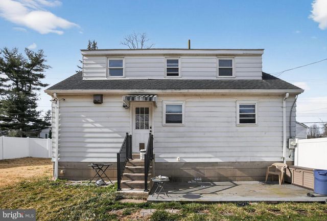 2411 HORSHAM RD, Hatboro, PA 19040