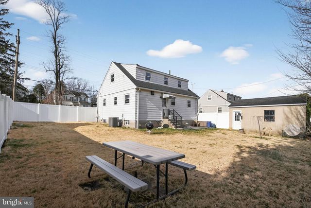 2411 HORSHAM RD, Hatboro, PA 19040