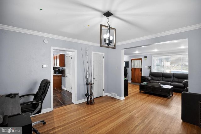 2411 HORSHAM RD, Hatboro, PA 19040