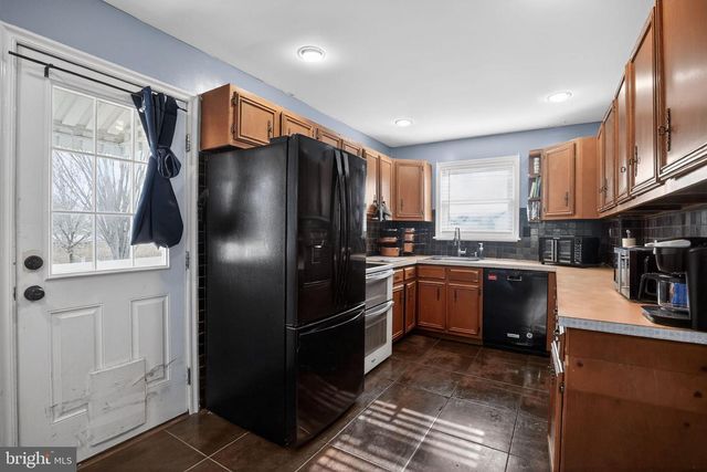 2411 HORSHAM RD, Hatboro, PA 19040