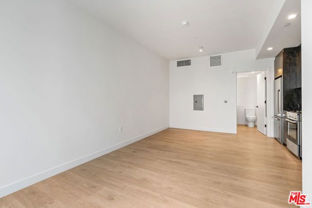 10700 Tabor Street 407, Los Angeles, CA 90034