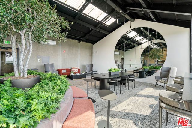 10700 Tabor Street 407, Los Angeles, CA 90034