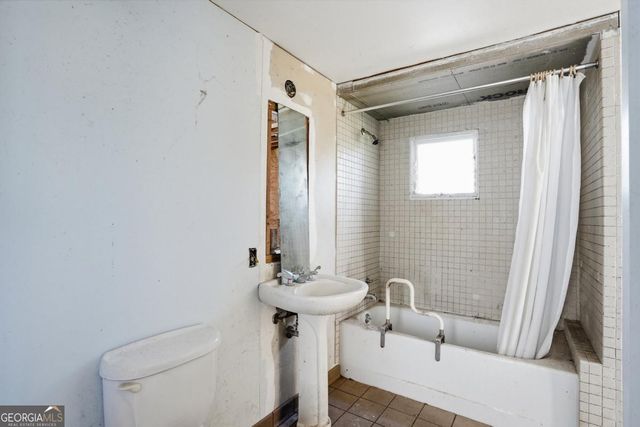 1211 Barnes Street NW, Atlanta, GA 30318