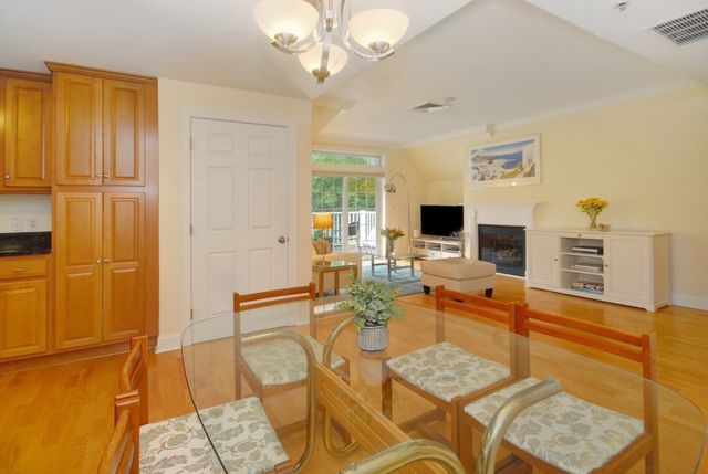 95 Conant St 413, Concord, MA 01742