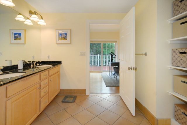 95 Conant St 413, Concord, MA 01742